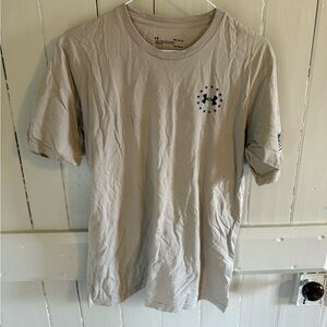 Under Armour Cream Short Sleeve Tee Classic Design